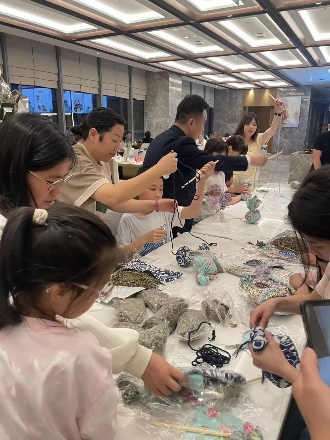 【博源国际风采】双节奇遇记！市博源国际公司下属企业三都澳大酒店解锁民俗童趣新玩法